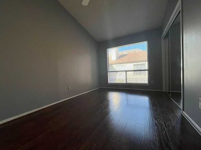 806 W 24th St #303 — Photo 11