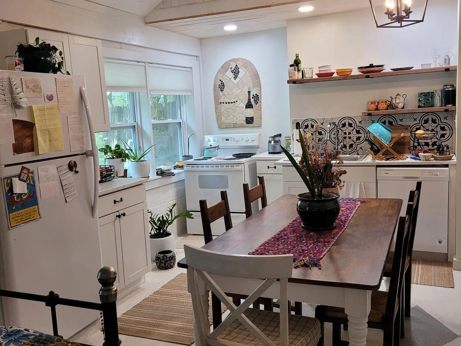 483 Spruce Dr — Photo 2