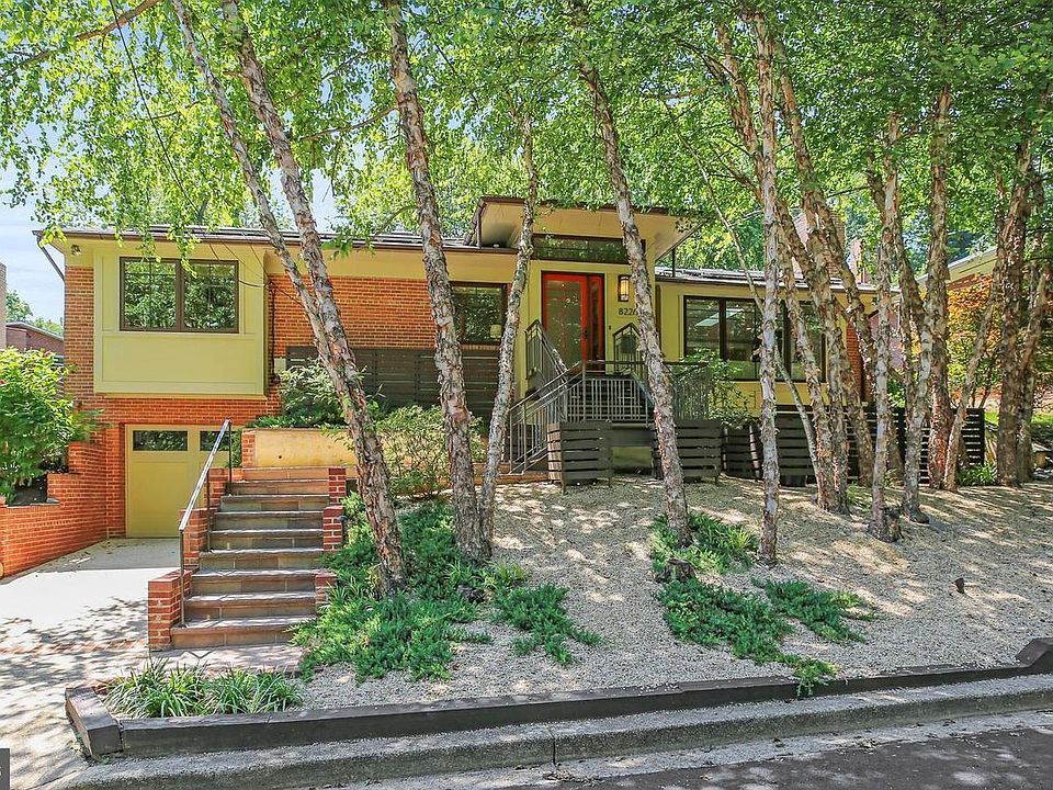 1st image of 8226 W Beach Dr NW