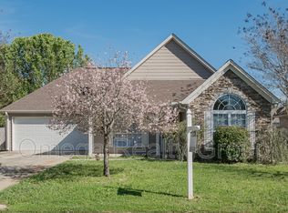 130 Spring St, Calera, AL 35040