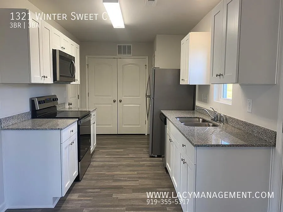 3 bed, 2.5 bath, 1419 sqft, $1,745 — Photo 4