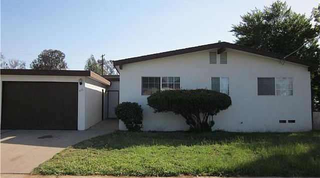 1st image of 523 Sandalwood Dr