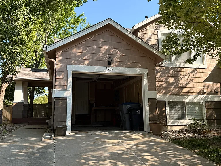 3902 Oakwood Dr — Photo 3