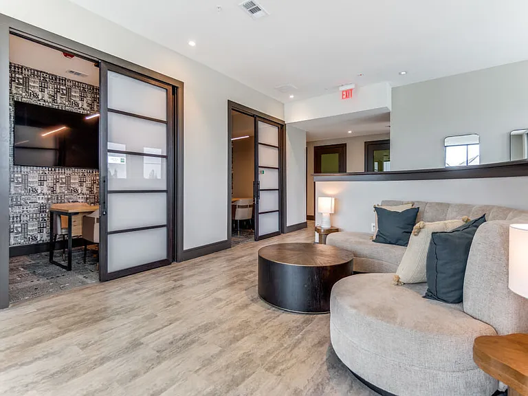 Lenox Lake Highlands — Photo 8