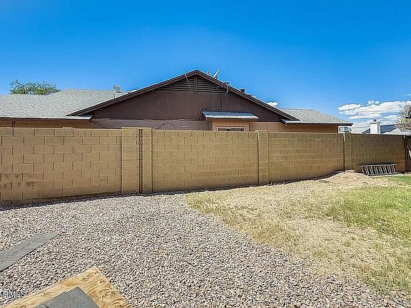 Side yard / RV gate