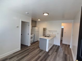 2002 Vineyard Ave, Los Angeles, CA 90016
