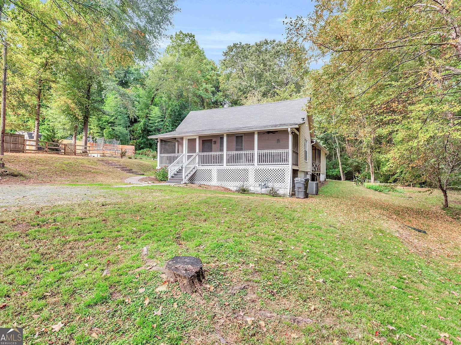 4 bed, 2.0 bath, $4,631 — Photo 3