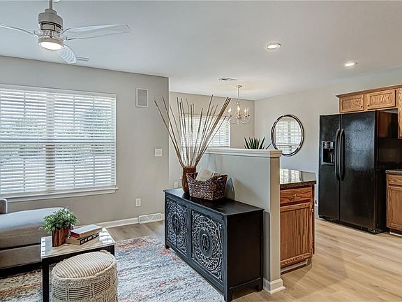 5th image of 843 Jarman Dr