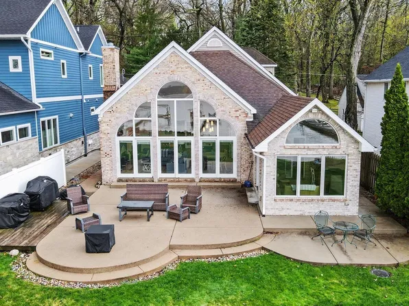 2111 Idlewild Dr, Richland, MI 49083