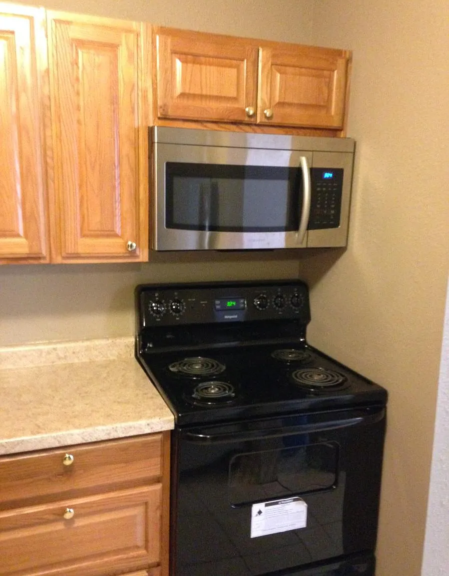 3 bed, 1400 sqft, $1,200 — Photo 1