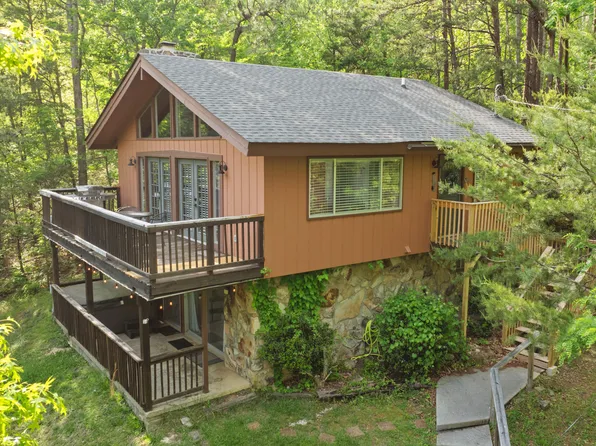 715 Upper Windsor Way, Gatlinburg, TN 37738