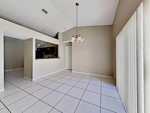 5th image of 328 S Ketch Dr