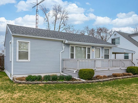 3rd image of 565 Fernwood Dr