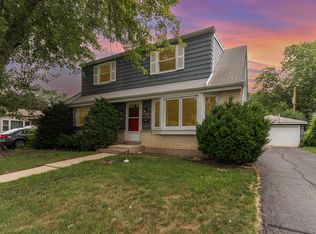 315 Cherrywood Rd, Buffalo Grove, IL 60089