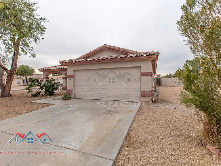 5706 N 74th Dr — Photo 3