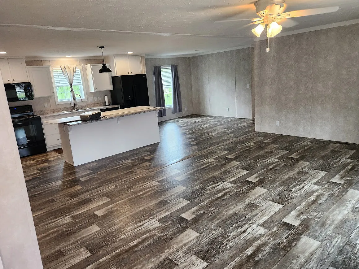 3 bed, 1600 sqft, $1,675 — Photo 4