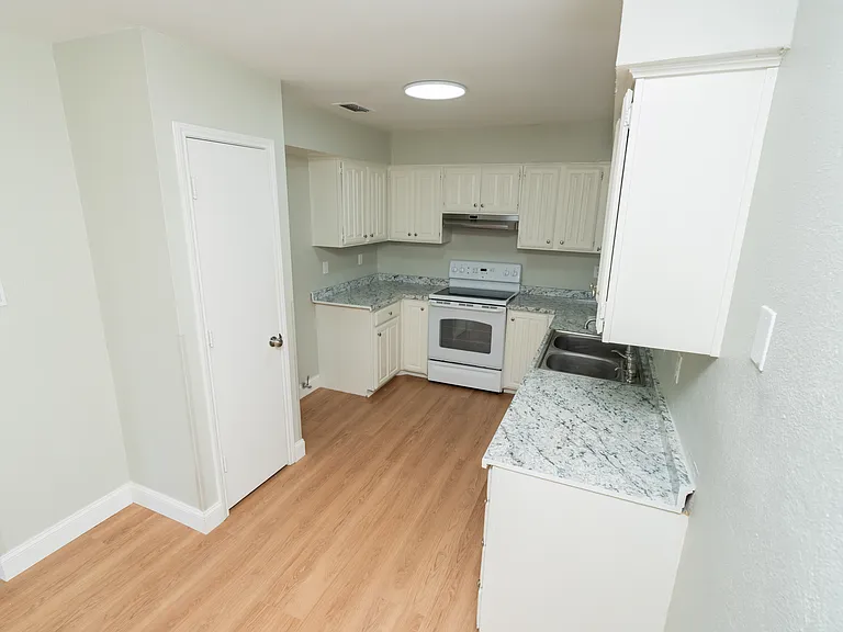 106 Mapleleaf Ln — Photo 38