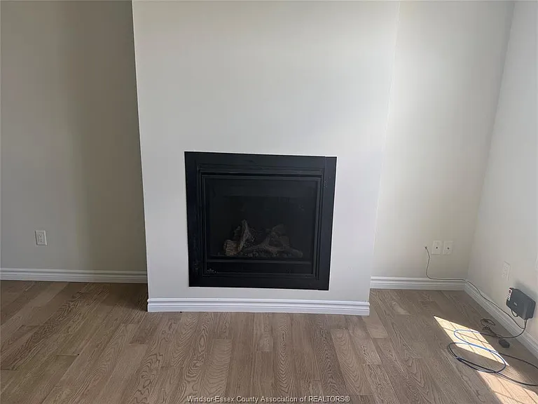 394 Hemlock Ln #UPPER — Photo 4