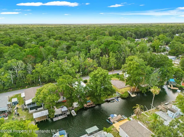6380 Richard Dr, Weeki Wachee, FL 34607