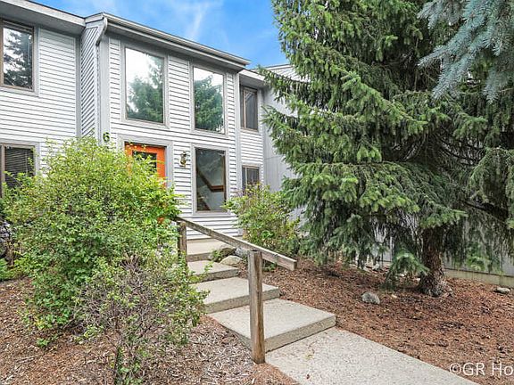 2nd image of 6584 Bella Vista Dr NE APT A