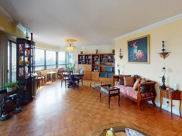 240 East 47th Street image 1 of 30