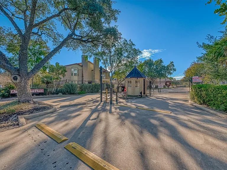 2120 El Paseo St #2407 — Photo 27