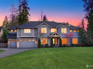 18453 W Lake Desire Dr SE, Renton, WA