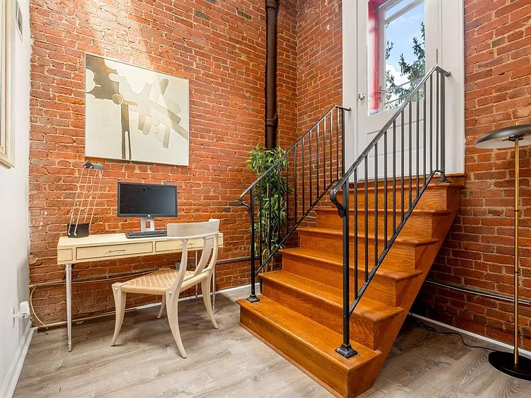46 Irving St #2R — Photo 18