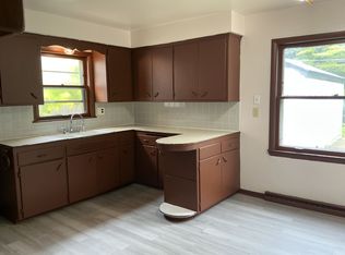 5737 N 91st St, Milwaukee, WI 53225