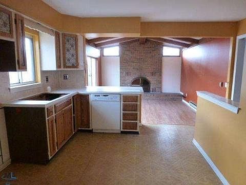 4th image of 19136 Wilfred St