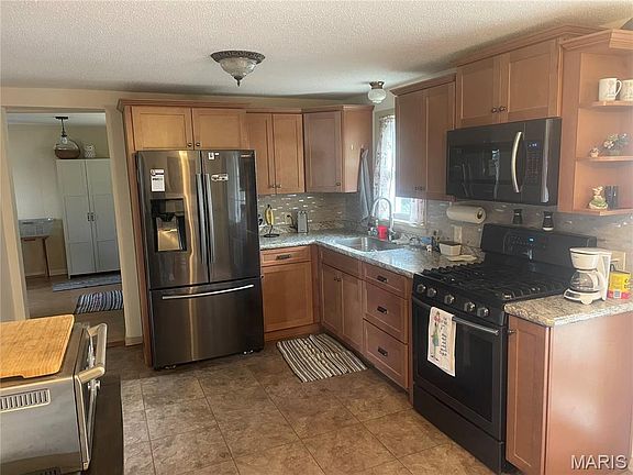3rd image of 5625 Circle Dr