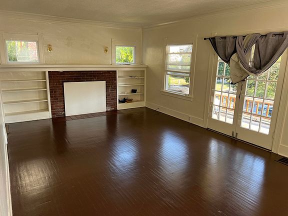 2nd image of 4717 18th Ave NE
