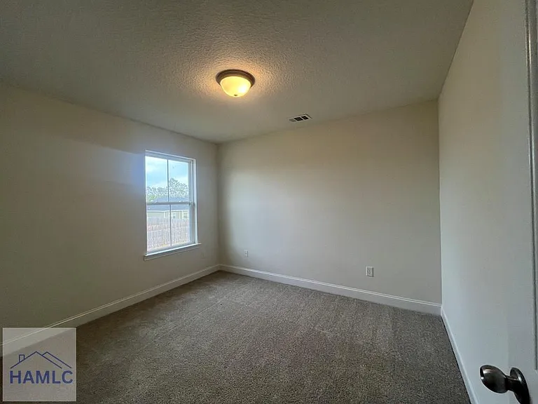 100 Centennial Ct — Photo 10
