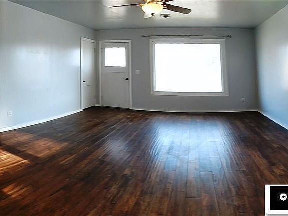4th image of 2742 W B St