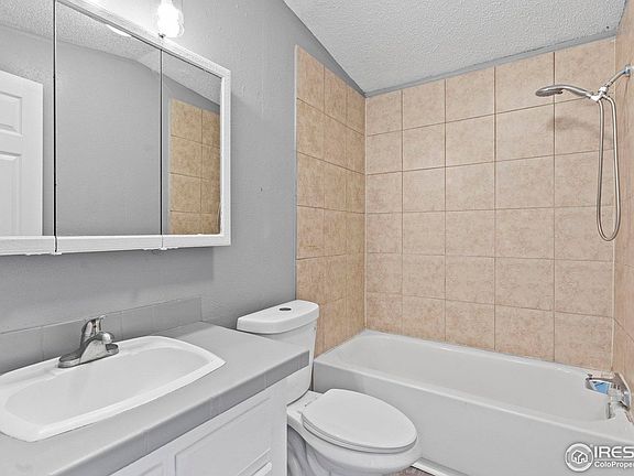 2nd image of 800 S 1st St #33