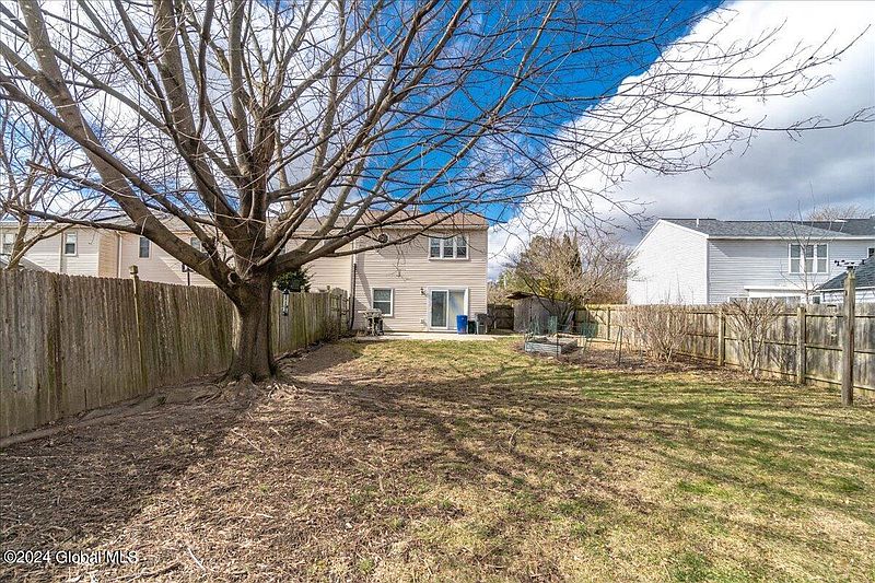 5th image of 19 Louis Avenue Unit D