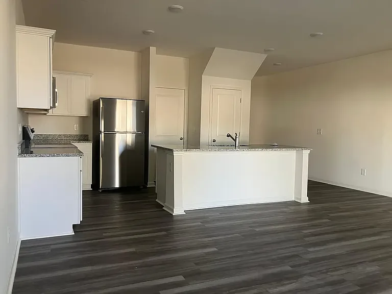 3513 Walker Dr W — Photo 4