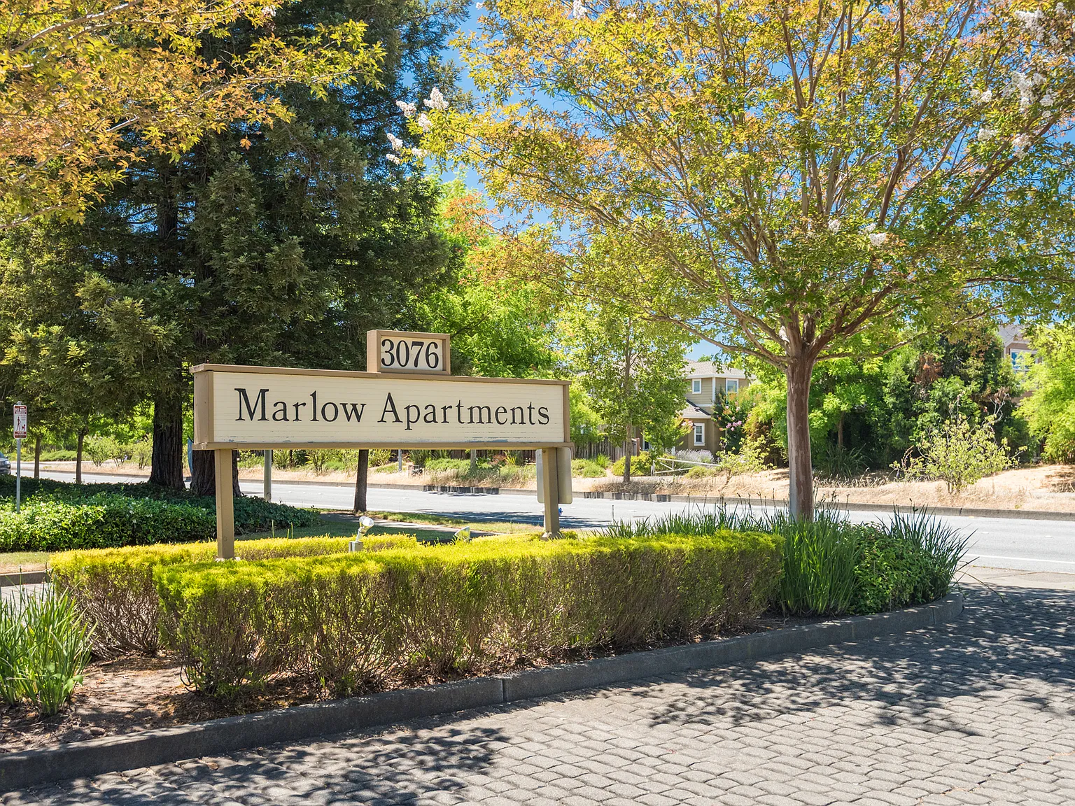 Marlow Apartments — Photo 1