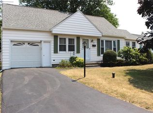 12 Lee Ter, North Syracuse, NY 13212