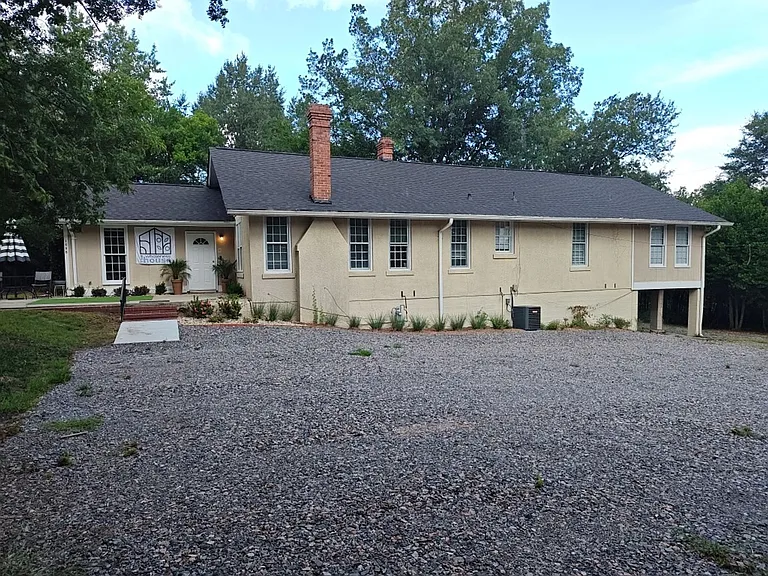 1698 Johns Rd — Photo 3