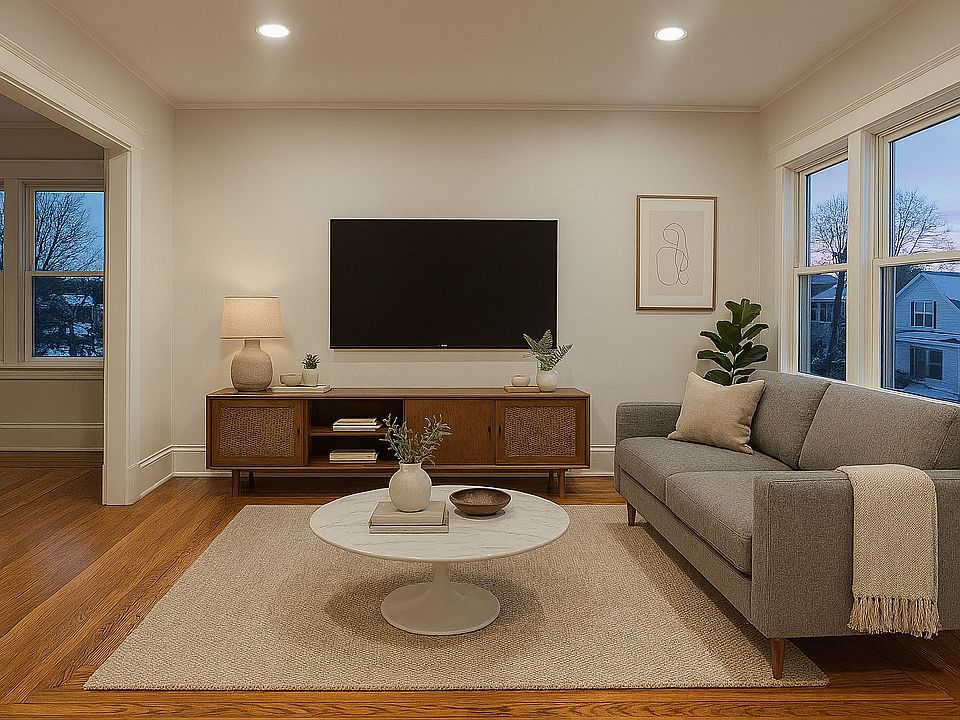 1st image of 44 Oakwood Ave Floor 3