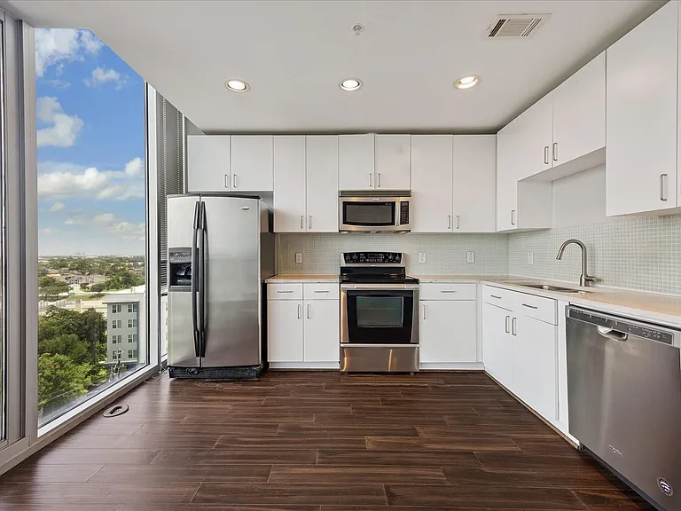 5925 Almeda Rd #10913 — Photo 2