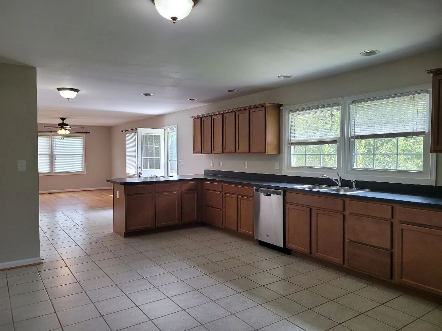 2720 Martinsburg Pike — Photo 2
