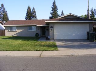 2561 Dobbins Ln, Riverbank, CA 95367