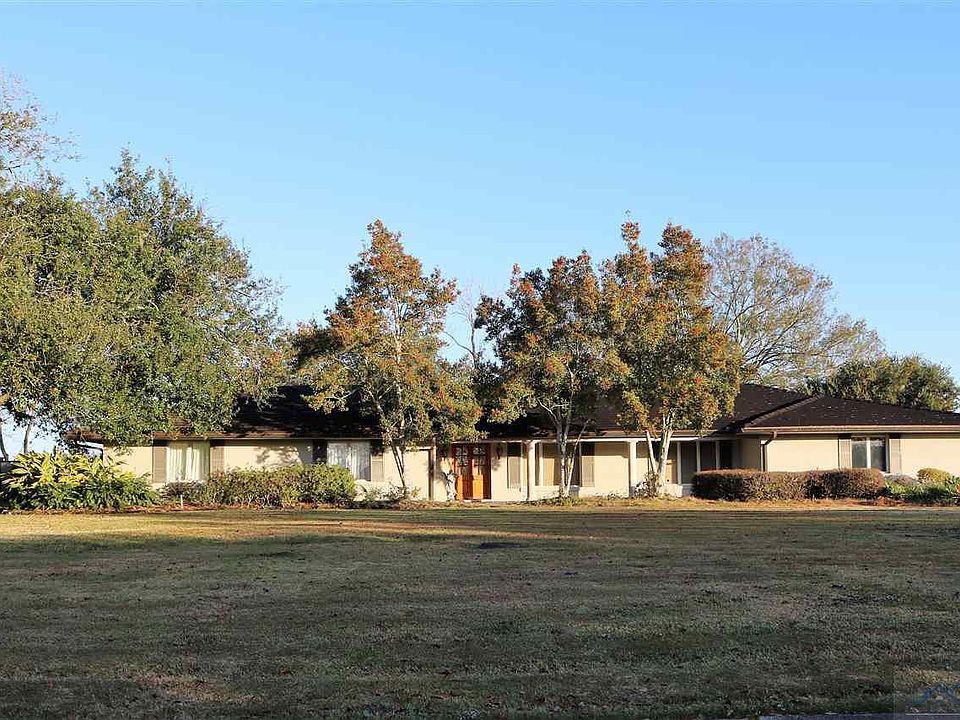 1st image of 3113 Lake Palourde Dr