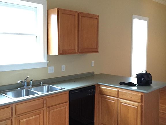 4th image of 309 N Willett St #201