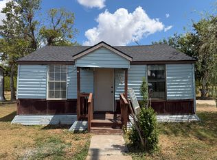 100 N Dolan St, Taylor, TX 76574