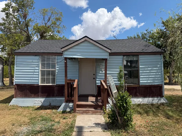 100 N Dolan St, Taylor, TX 76574