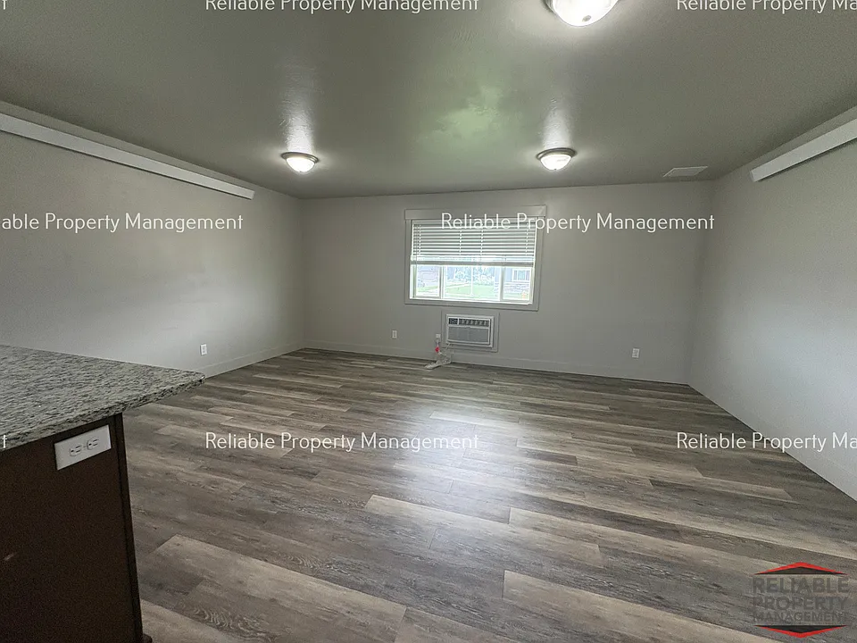 606 Caribou St #2