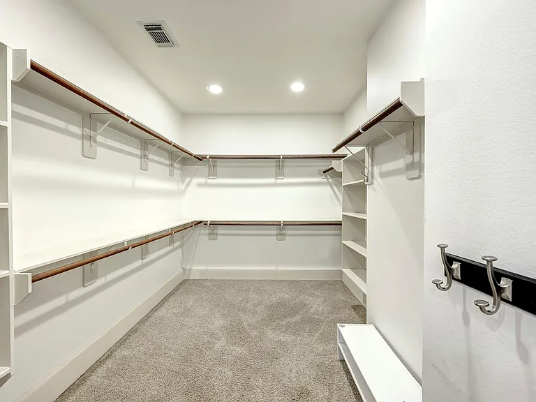 931 W 23rd St #B — Photo 14